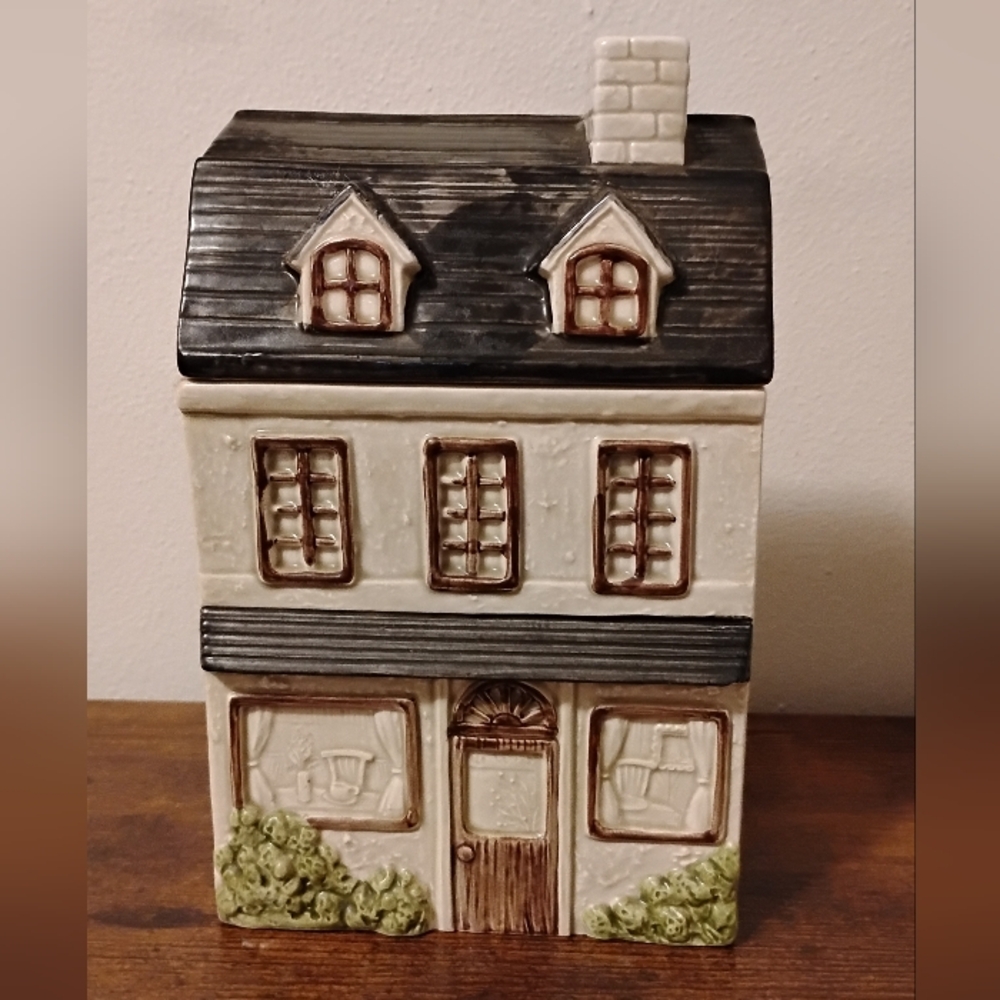 Farmhouse Ceramic Cookie Jar